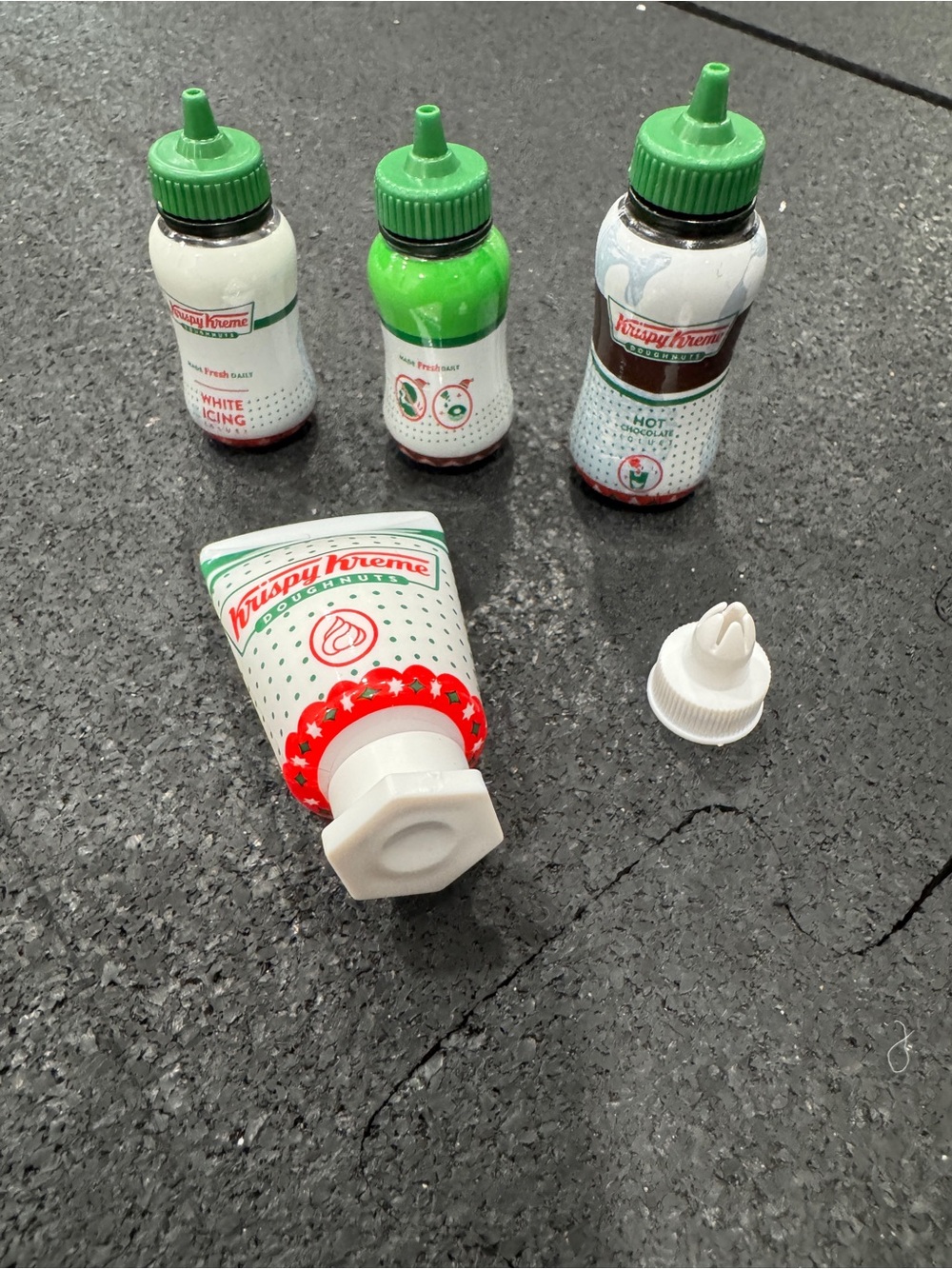 ZURU Mini Brands Create Krispy Kreme Icing Decorating Set White Chocolate